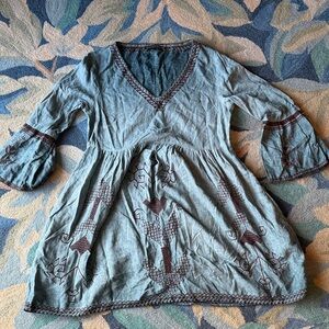 Peruvian Connection linen Blue Top with embroidered Accents XS